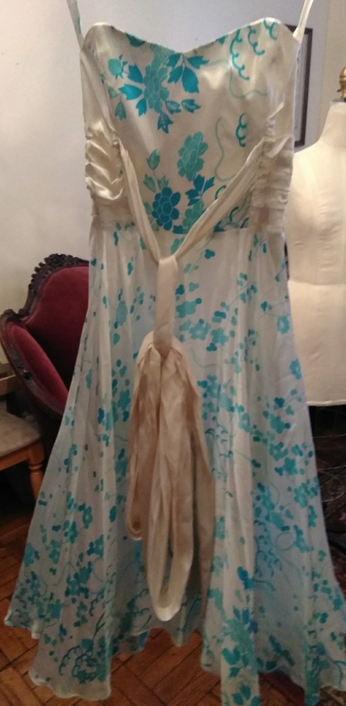 Betsey Johnson  Strapless Evening Prom Dress